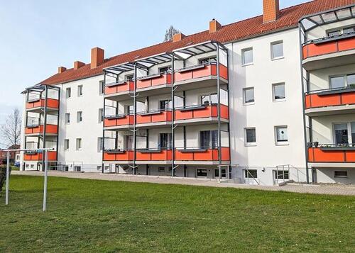 Foto - Neue Fassade - Neuer Balkon - Neue Wohnung
