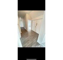 Helle 4-Zimmer-Dachgeschosswohnung mit Einbauküche - Wuppertal Elberfeld Helle 4-Zimmer-Dachgeschosswohnung mit Einbauküche - Wuppertal Elberfeld