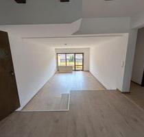 Schwebheim · Lichtdurchflutete 3-Zimmer-Wohnung · Modern · Balkon