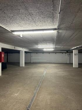Foto - Zentraler Tiefgaragenstellplatz in Altona