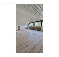 Helle 2-Zimmer-Dachgeschosswohnung mit Einbauküche in ruhiger Lage - Grafenau