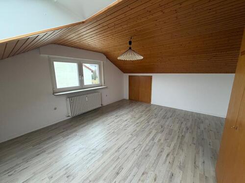 Foto - 2 Zimmer Dachgeschoßwohnung zur Miete in Weinstadt
