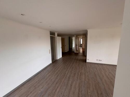 Foto - 4.5 Zimmer Erdgeschoßwohnung zur Miete in Esslingen am Neckar