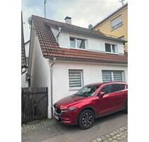 Charmantes Einfamilienhaus im modernen Stil - Kuchen