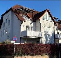 Helle und großzügige 2-Zimmer-Wohnung mit 2 Stellplätzen - Hofheim am Taunus