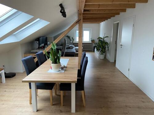 Foto - Dachgeschosswohnung mit Gartennutzung zu vermieten