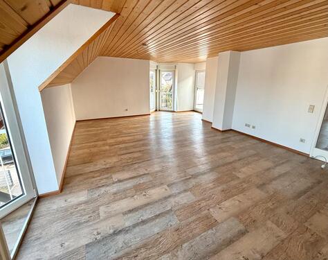Foto - Großzügige, helle, 3-Zimmer DG-Wohnung mit Terrasse in Kirchheim