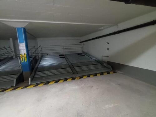 Foto - Frisch sanierter Duplex-Stellplatz (oben) – Frankfurter RingBMW