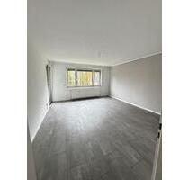 3-Zimmer-Wohnung mit Balkon und EBK in Leverkusen-Steinbüchel