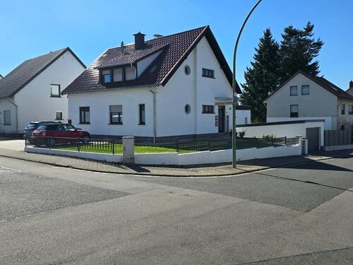 Foto - Freist. Zwei-Dreifamilienhaus mit Pool u. Anbau in Kirkel