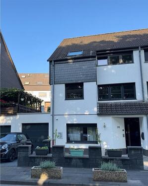 Foto - Modernisiertes EFH, EEK B, mit Terrasse, Dachterrasse & Garage