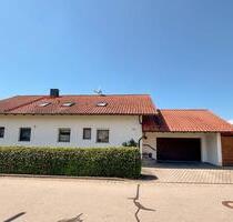 Großzügiges Zweifamilienhaus mit 812 m² Grundstück - Parkstetten