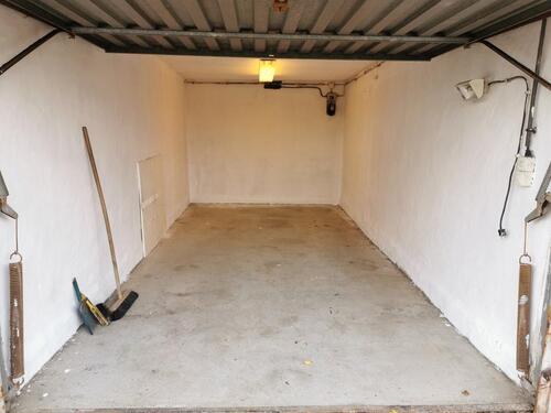 Foto - GARAGE LAGER ERWIN-BAUR-STR MIETEN STROM METALLTOR SICHERE LAGE