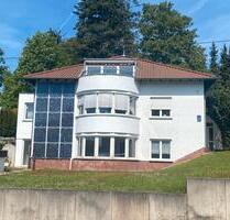 Erdgeschosswohnung mit Gartennutzung in Heiligenwald - Schiffweiler