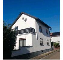 Freistehendes Einfamilienhaus mit Nebengebäude - Hagenbach