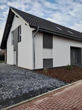 Foto - Doppelhaushälfte zu vermieten - 1.000,00 EUR Kaltmiete, ca.  108,00 m²