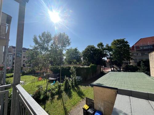 Foto - Helle, modernisierte 2-Raum-Altbauwohnung mit Balkon