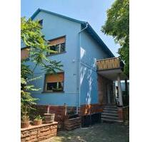 2 Wohnungen zu vermieten - 850,00&nbsp;EUR Kaltmiete, ca.&nbsp; 82,00&nbsp;m&sup2; in Lampertheim (PLZ: 68623)