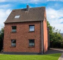 Freistehendes Schmuckstück am Ortsrand von Immendorf - Geilenkirchen