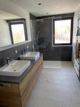 Foto - Erstbezug nach Renovierung - Großzügige Wohnung in 2-Familienhaus