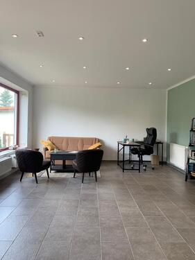Foto - Gewerberaum zu vermieten - 380,00 EUR Kaltmiete,