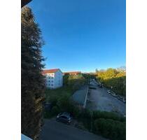 Top geschnittene 4-Zimmer-Wohnung mit Balkon in Erfurt
