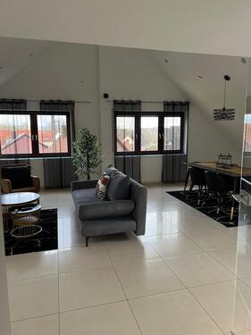 Foto - Top Kernsanierte 4,5 Zimmer Dachgeschoss Wohnung