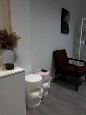 Foto - Ladenfläche zur Übernahme - 9.000,00&nbsp;EUR Kaltmiete, ca.&nbsp; 90,00&nbsp;m&sup2;