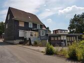Foto - Ein bis 2 Familien Haus mit Hallen und Parkplätzen in Reinshagen