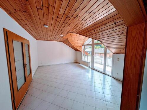 Foto - Helle und großzügige 3 12 -Zimmer-Wohnung mit Balkon