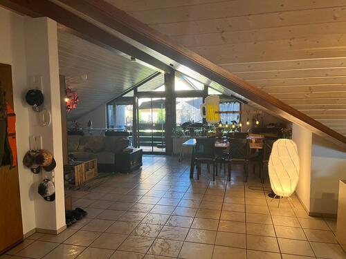 Foto - Helle großzügige 3-Zimmer-Dachgeschosswohnung