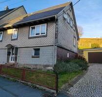 Doppelhaushälfte + Garage + Schuppen in 98666 Heubach - Masserberg