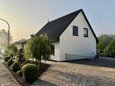 Foto - Modernes EFH aus 2021 mit großer Garage & großem Garten