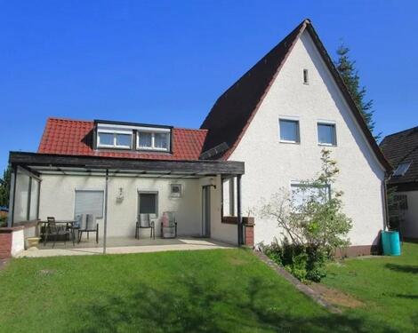 Foto - Grundstück mit renovierungsbedürftigem Einfamilienhaus