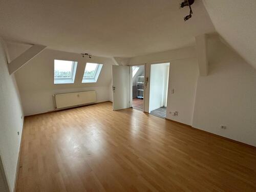 Foto - Gemütliche Dachgeschosswohnung - 400,00&nbsp;EUR Kaltmiete, ca.&nbsp; 40,00&nbsp;m&sup2;