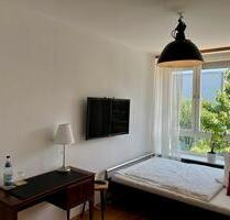 Zimmer für Wochenendheimfahrerin (Mo–Fr) in Aschheim bei München