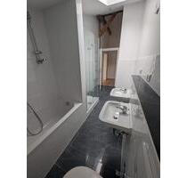 Lichtdurchflutete 4-Zimmerwohnung mit Studio im Baudenkmal - Velbert Langenberg