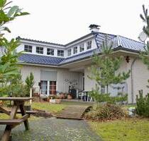 Freistehendes EFH (227 m²) mit Kamin, Sauna & unverbautem Blick - Osloß