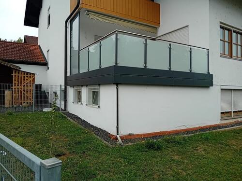 Foto - 3-Zimmer-EG Wohnung mit Garage, Garten & Einliegerwohnung