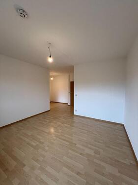 Foto - FRISCH SANIERTE 3-ZIMMER WOHNUNG - Moderne EBKBad & Balkon