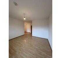 FRISCH SANIERTE 3-ZIMMER WOHNUNG - Moderne EBKBad & Balkon - Chemnitz Klaffenbach