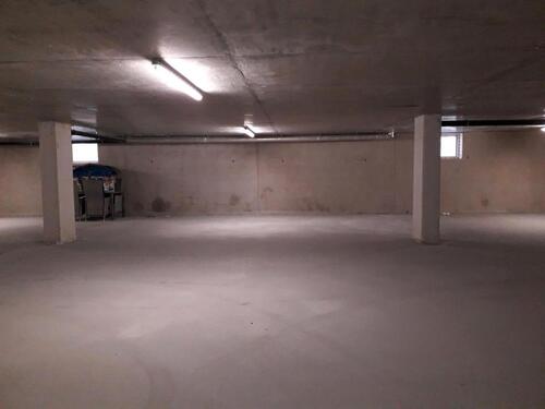 Foto - Tiefgaragenstellplatz zu vermieten