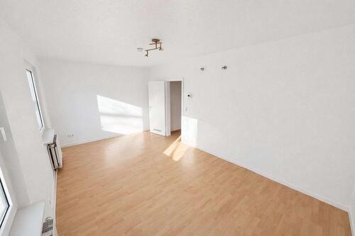 Foto - Zentrale 1,5-Zimmer-Wohnung ca. 62 m² Kernsaniert – inkl. Einbauküche