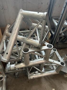 Foto - Messestand oder Carport TRUSSING für 4x7m Höhe 3,4m oder größer