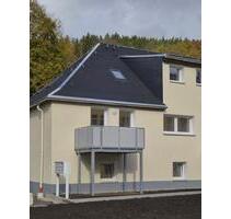 Klasse 2 Zimmerwohnung mit Balkon, tolle Lage, energetisch top saniert - Schwarzenberg/Erzgebirge