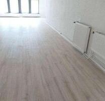 Neue 90m² große helle Loft-Whg. direkt im Zentrum mit neuem Bad, mgl. Einbauküche & eigenem Eingang - Hessisch Oldendorf