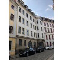 Charmante 6-Zimmer-Altbauwohnung mit Balkon im Herzen von Dresden