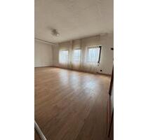 Renoviert: 2 Zimmer Wohnung zu Vermieten Neckarsulm Neuberg