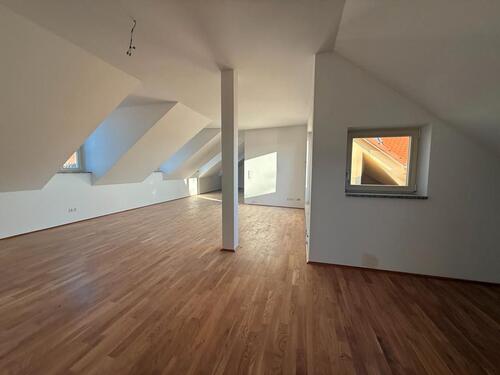 Foto - 4 Zimmer Dachgeschoßwohnung zur Miete in Leipzig