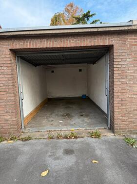Foto - Garage mit 2 Stellplätzen davor in Willich zu vermieten